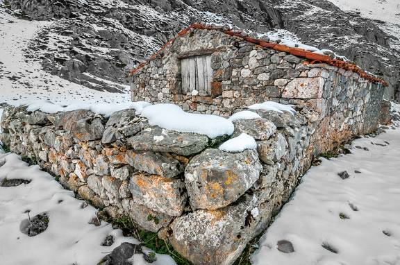 Casa de un pueblo minero inhabitado,Las vegas de Sotres