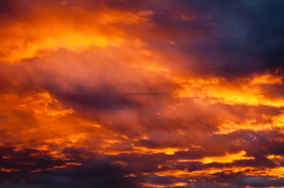 Nubes al anochecer,sol